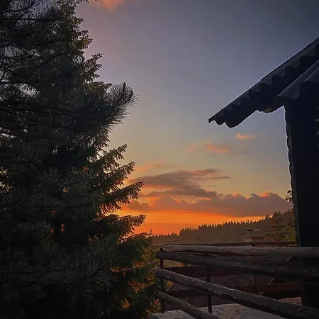 Uki & Sofi Mountain House 3*