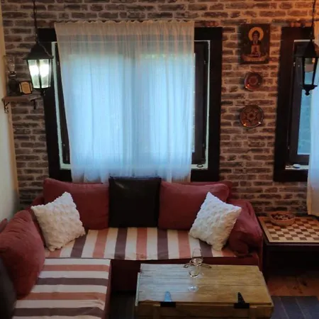 ゲストハウス Uki & Sofi Mountain House 3*