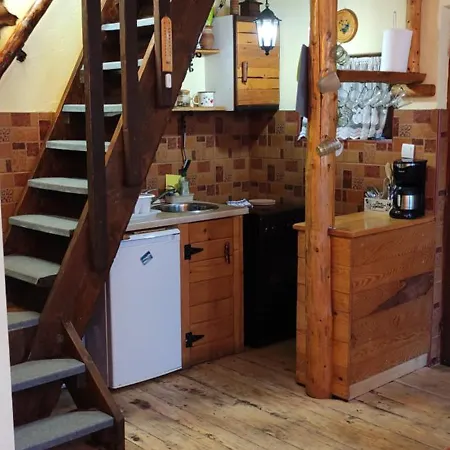 ゲストハウス Uki & Sofi Mountain House 3*