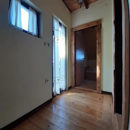 ゲストハウス Uki & Sofi Mountain House 3*